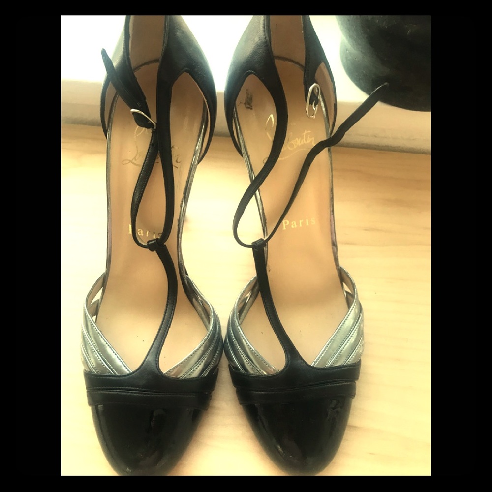 Christian Louboutin Ditassima patent leather pumps